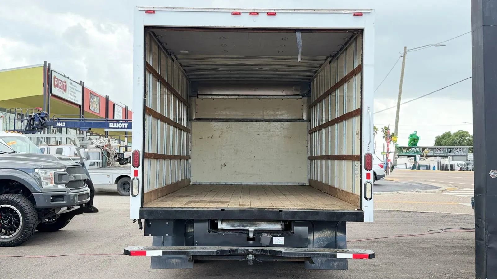 Used 2017 Ford E-350 and Econoline 350 Super Duty w/ Power Windows & Locks Group RWD image 5