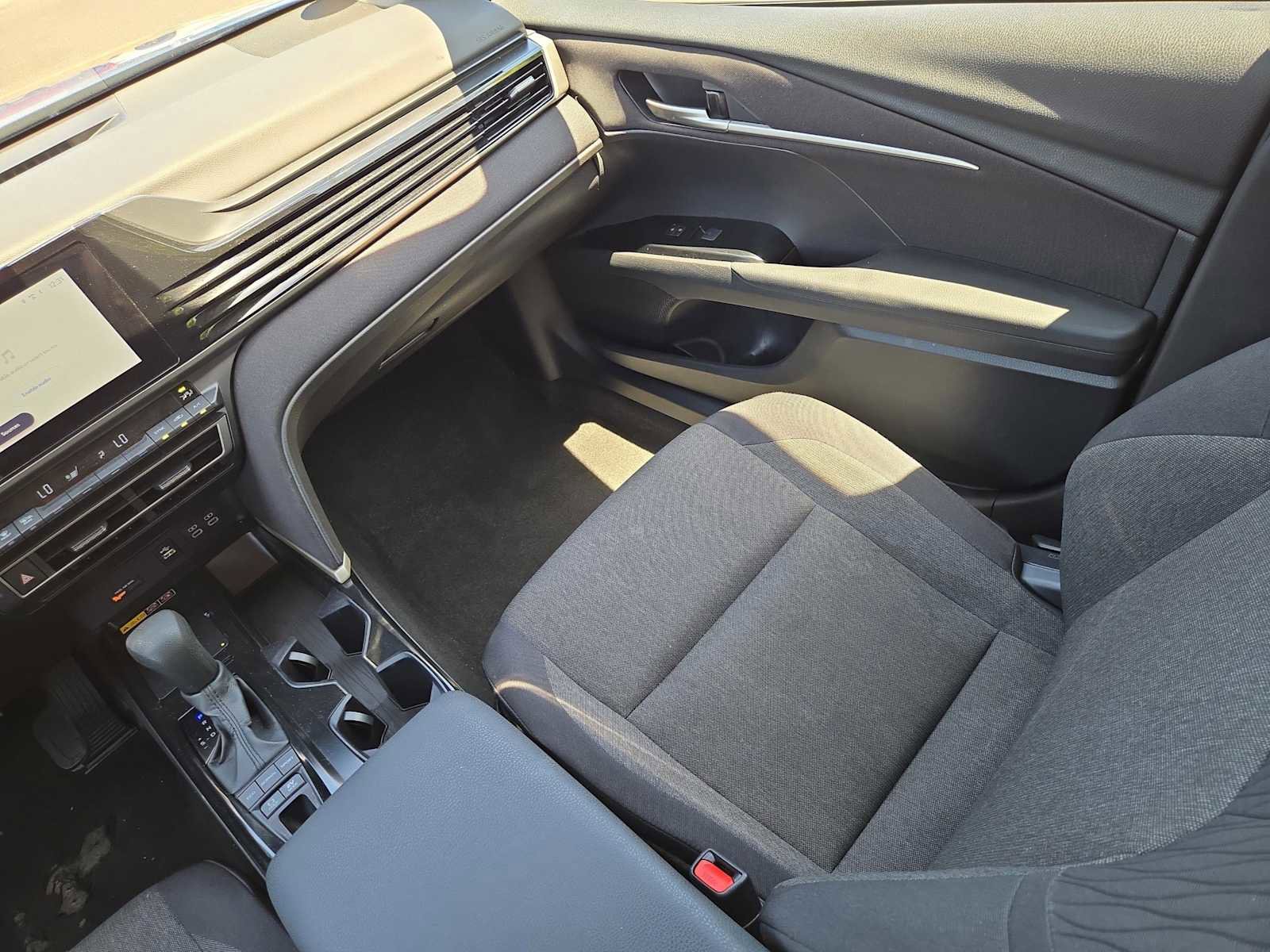 Used 2025 Toyota Camry LE FWD image 10