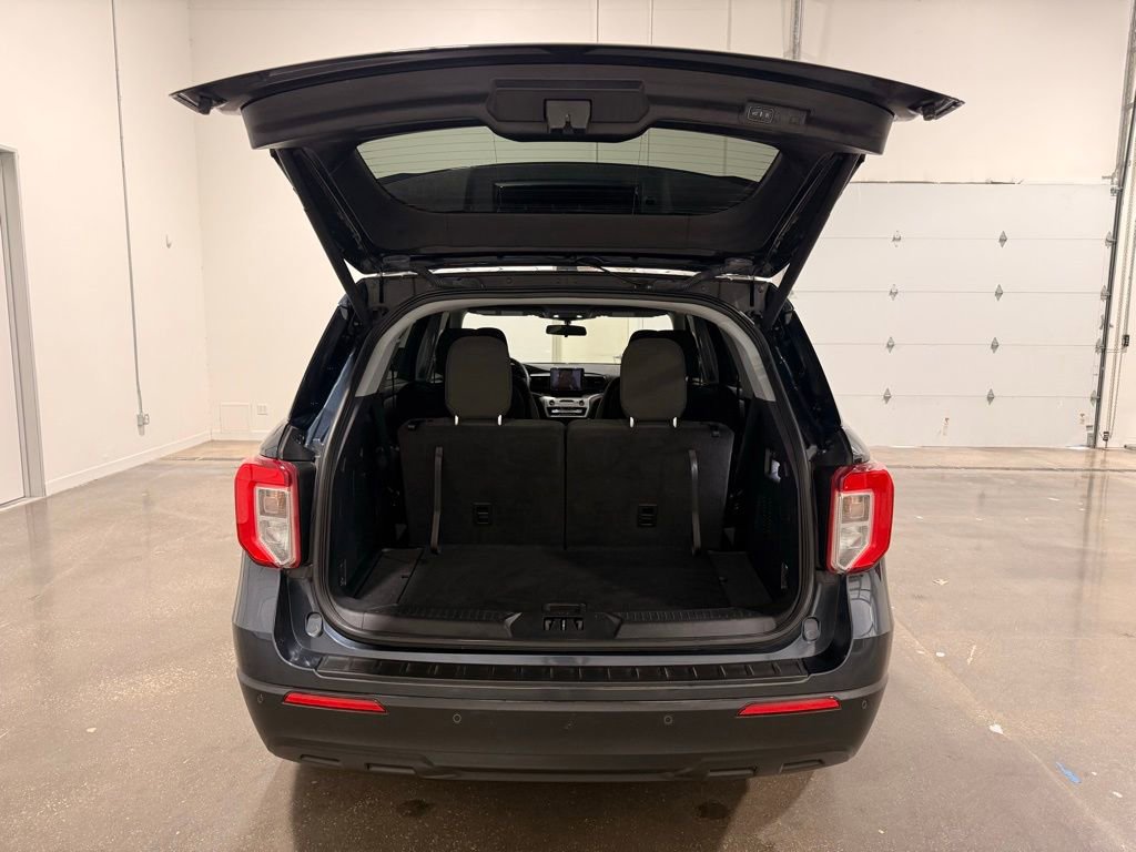 Used 2022 Ford Explorer XLT image 9