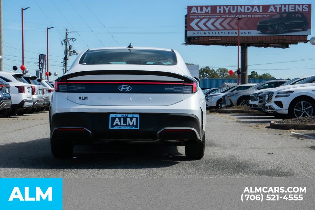 Certified 2025 Hyundai Sonata SE image 6