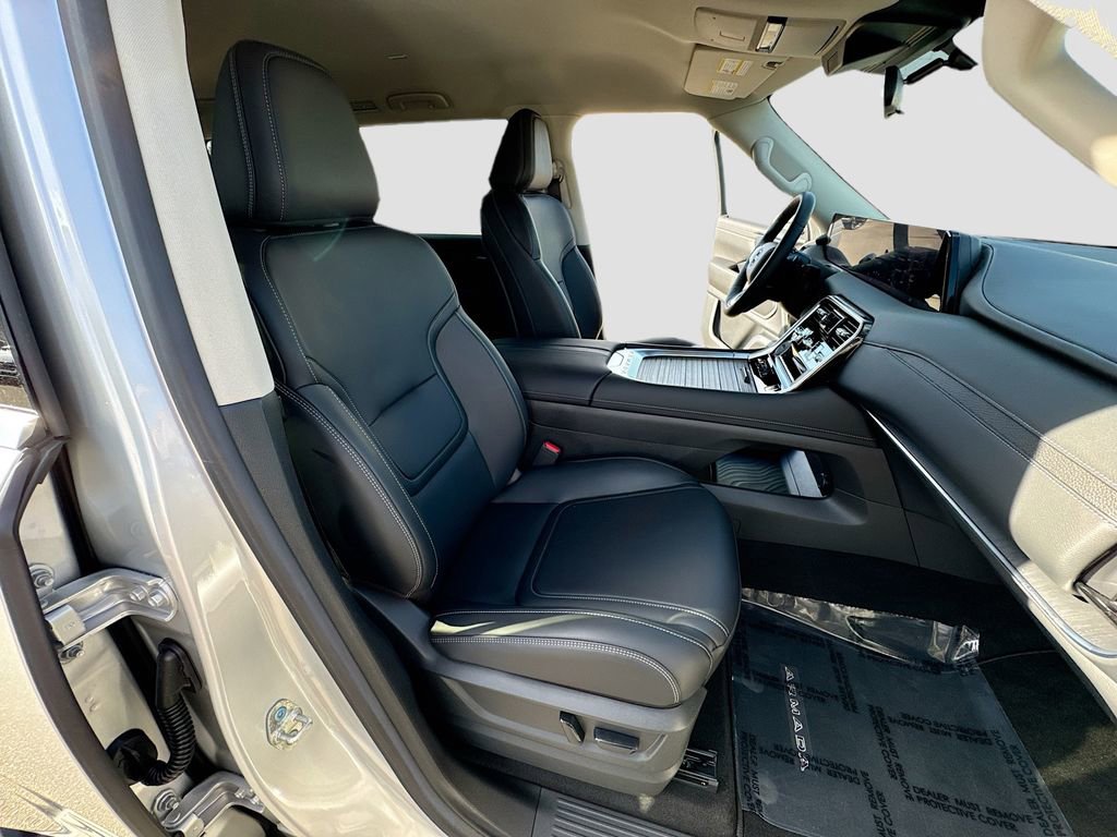 Certified 2025 Nissan Armada SV AWD/4WD image 26