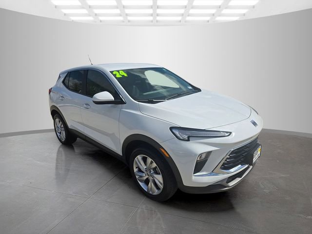 Used 2024 Buick Encore GX Preferred AWD/4WD image 2