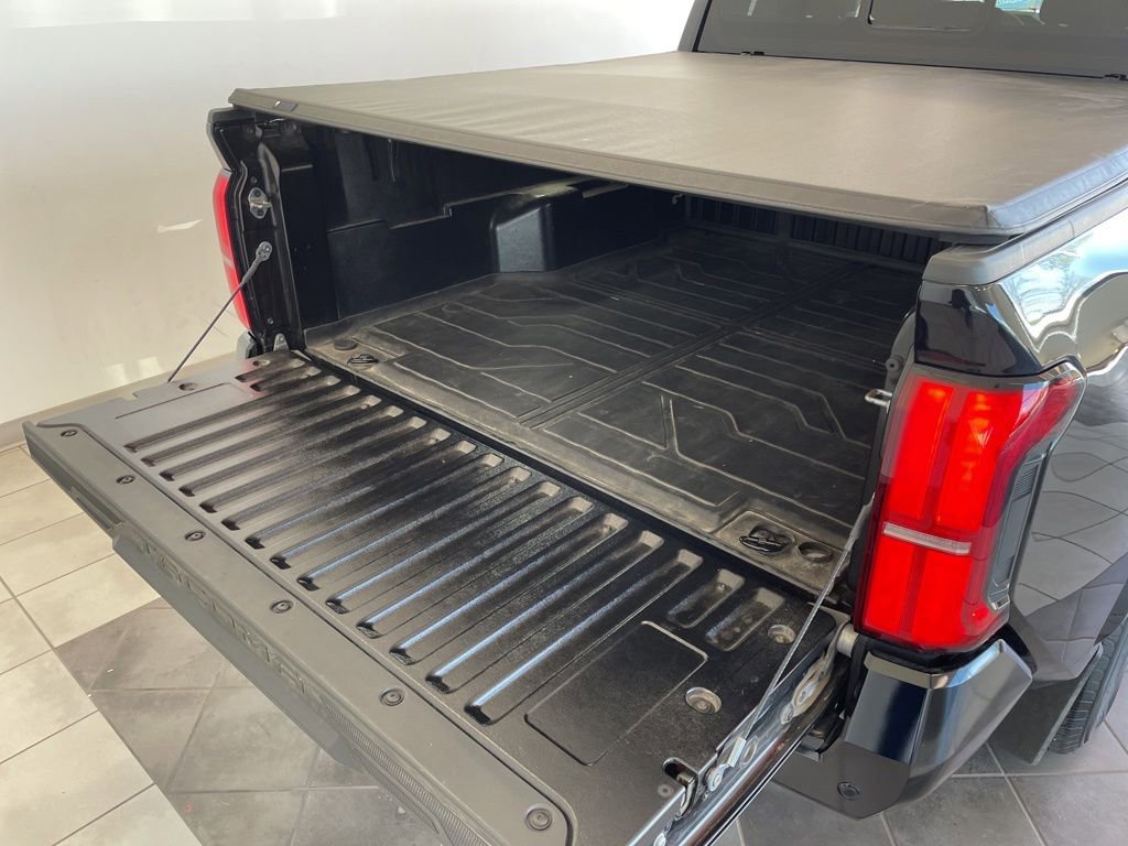 Used 2024 Toyota Tacoma SR5 AWD/4WD image 14