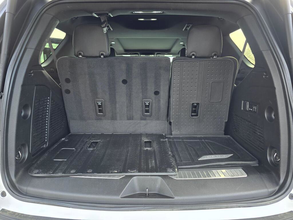 Used 2022 Chevrolet Tahoe High Country AWD/4WD image 13