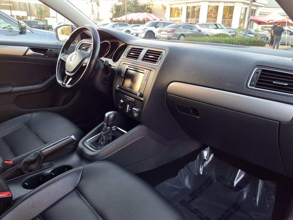 Used 2017 Volkswagen Jetta SE image 15