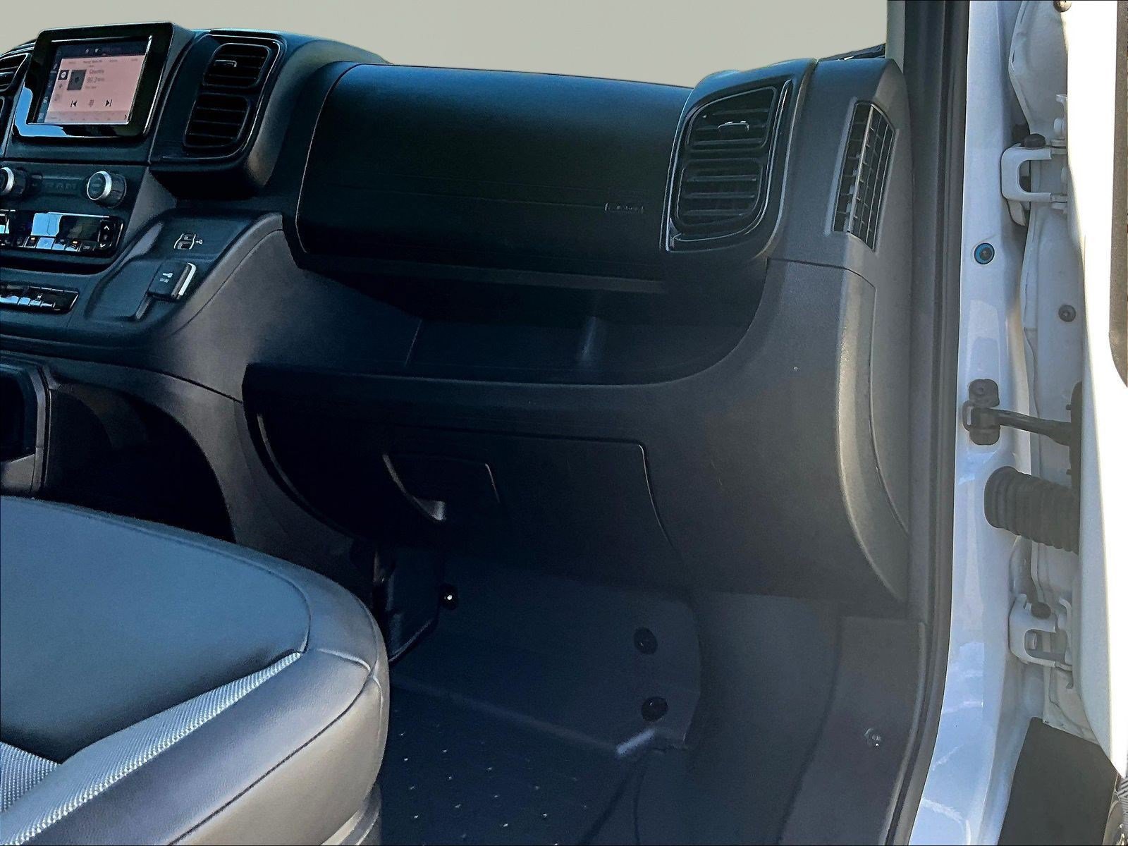 Used 2025 RAM ProMaster 2500 w/ Convenience Group FWD image 23
