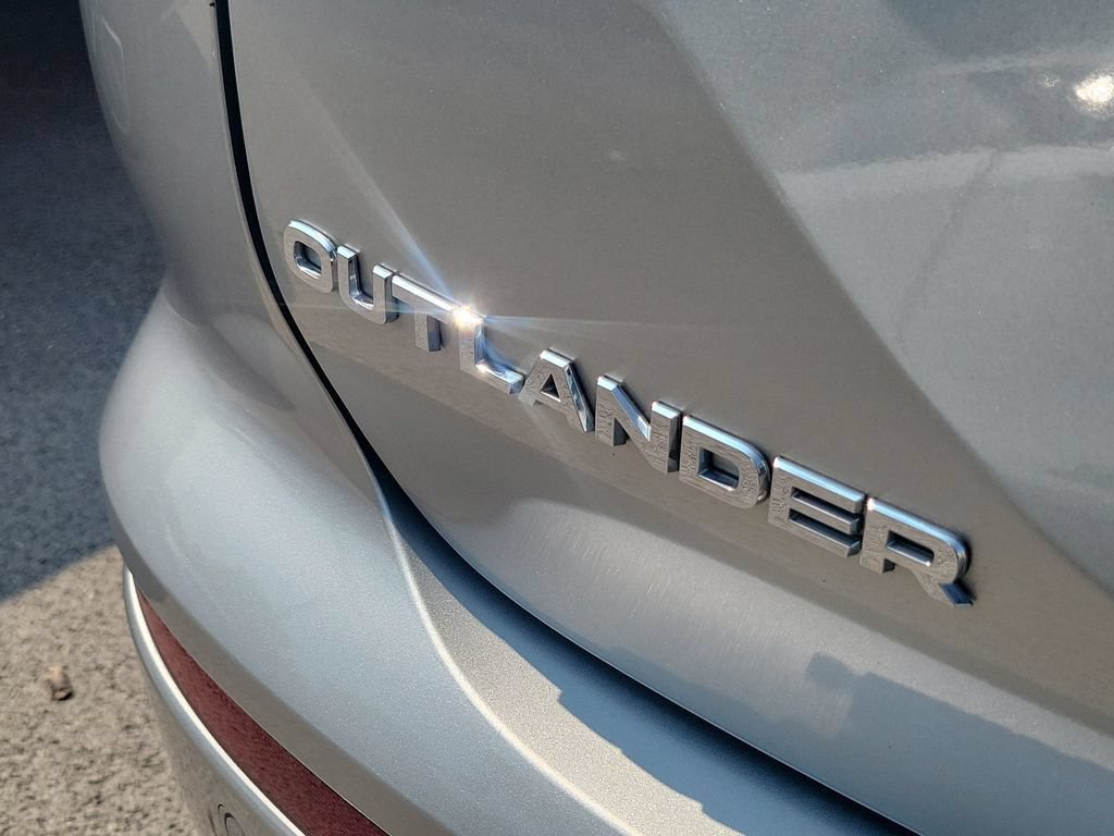 Used 2024 Mitsubishi Outlander SE AWD/4WD image 7