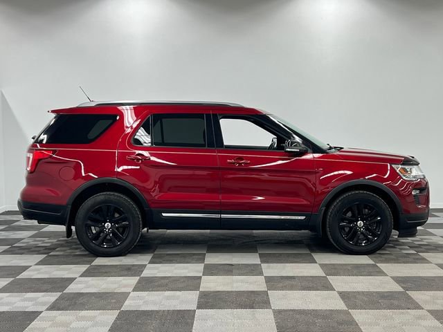 Used 2018 Ford Explorer XLT image 11