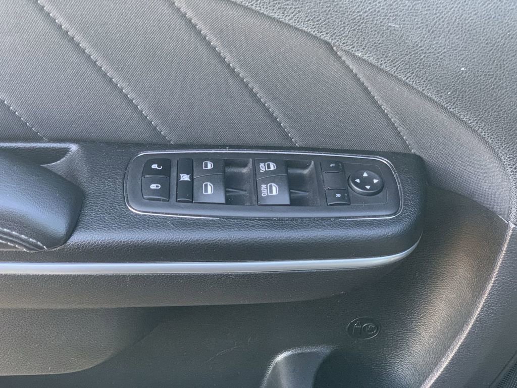 Used 2023 Dodge Charger SXT image 21