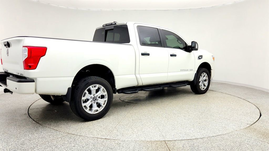 Used 2023 Nissan Titan SV w/ SV Convenience Package AWD/4WD image 5