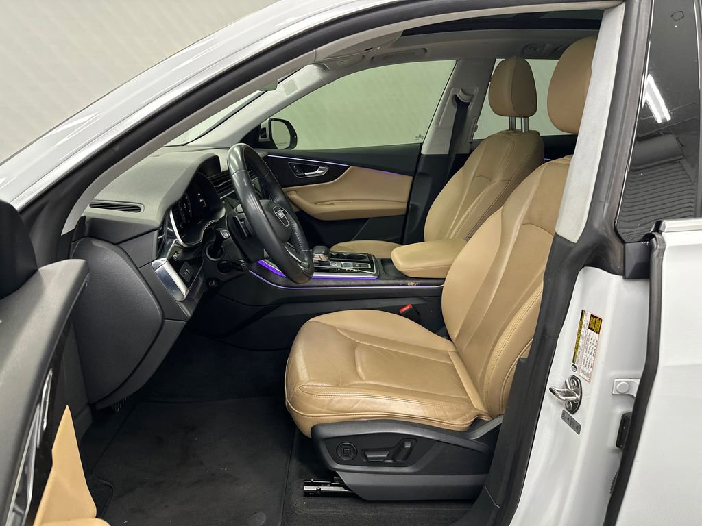 Used 2019 Audi Q8 Premium Plus w/ Premium Plus AWD/4WD image 9
