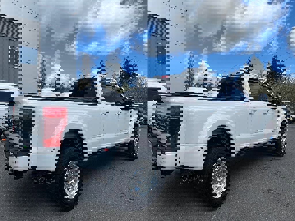 Used 2020 Ford F450 Platinum w/ Camper Package image 6