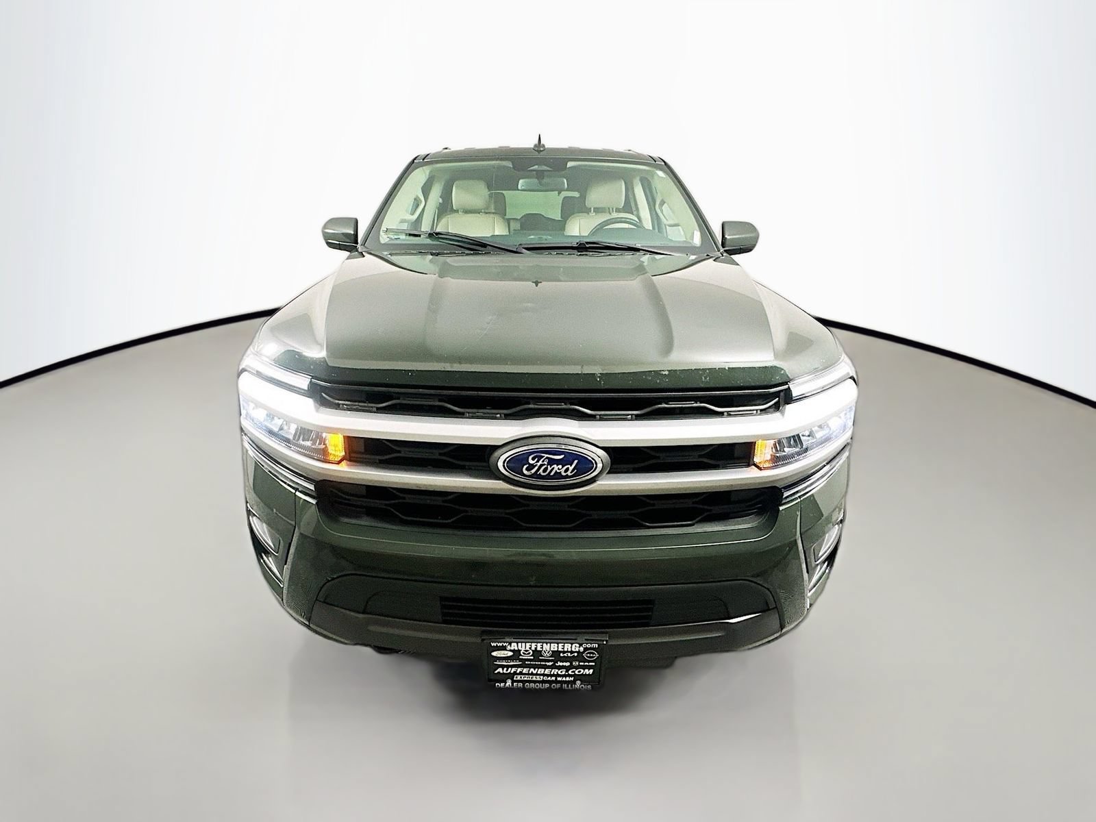 Used 2022 Ford Expedition XLT AWD/4WD image 2