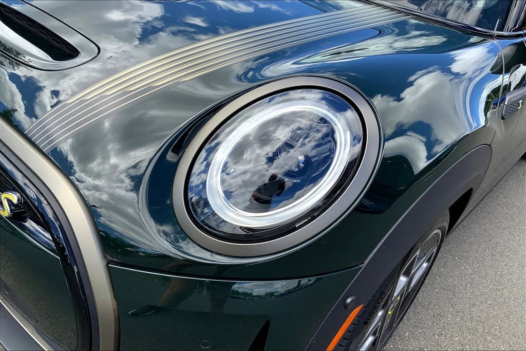 Certified 2024 MINI Cooper SE w/ MINI Resolute Edition image 28