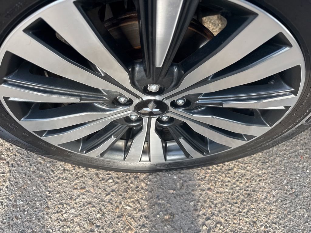 Used 2020 Mitsubishi Outlander SEL AWD/4WD image 2