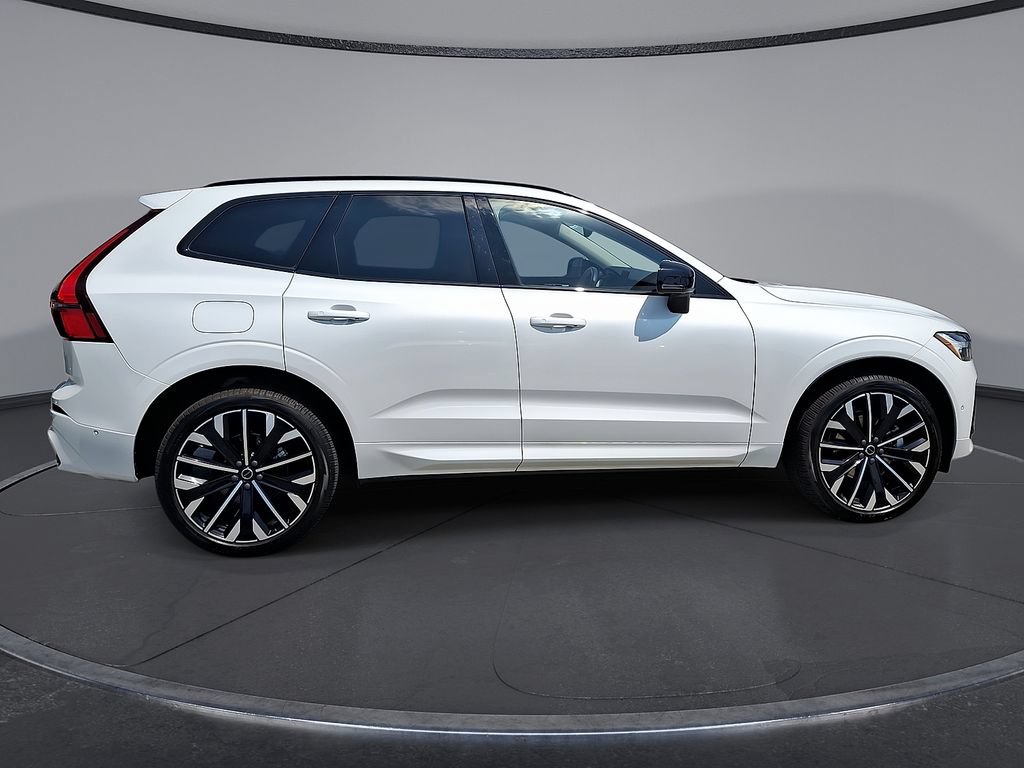 Certified 2026 Volvo XC60 B5 Ultra AWD/4WD image 32