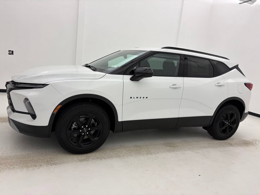 New 2026 Chevrolet Blazer LT w/ Convenience Package FWD image 17