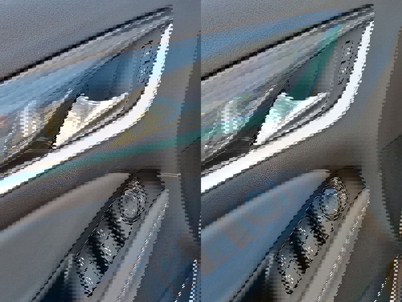 Certified 2023 Buick Enclave Essence w/ Experience Buick Package image 24