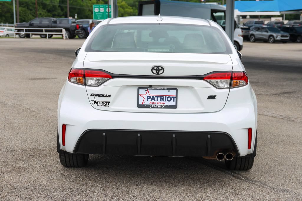 Used 2024 Toyota Corolla SE w/ SE Premium Package FWD image 27