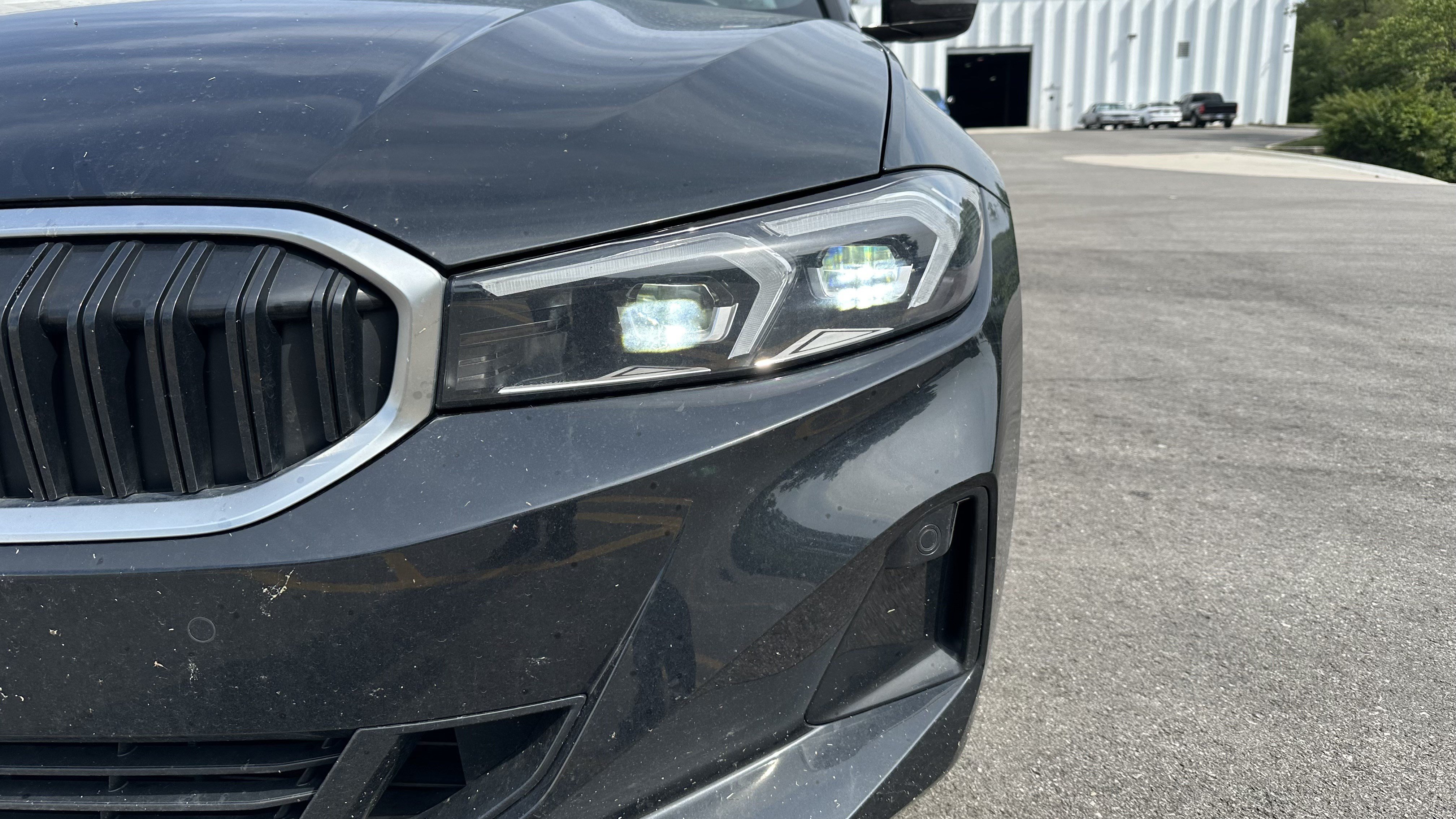 Certified 2023 BMW 330i xDrive Sedan w/ Premium Package AWD/4WD image 6