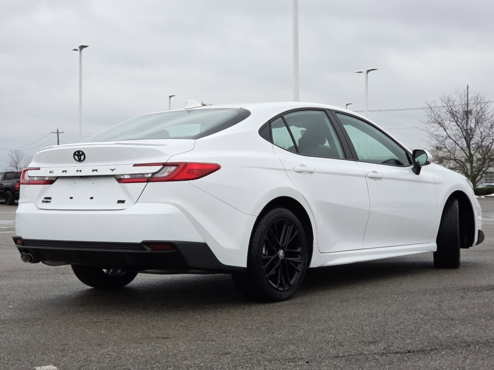 Used 2025 Toyota Camry SE w/ Convenience Package image 17