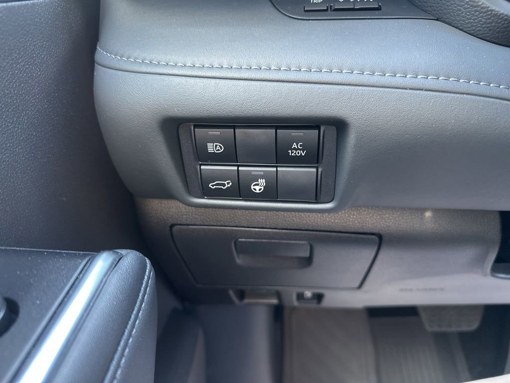 Certified 2025 Toyota Highlander Limited AWD/4WD image 14