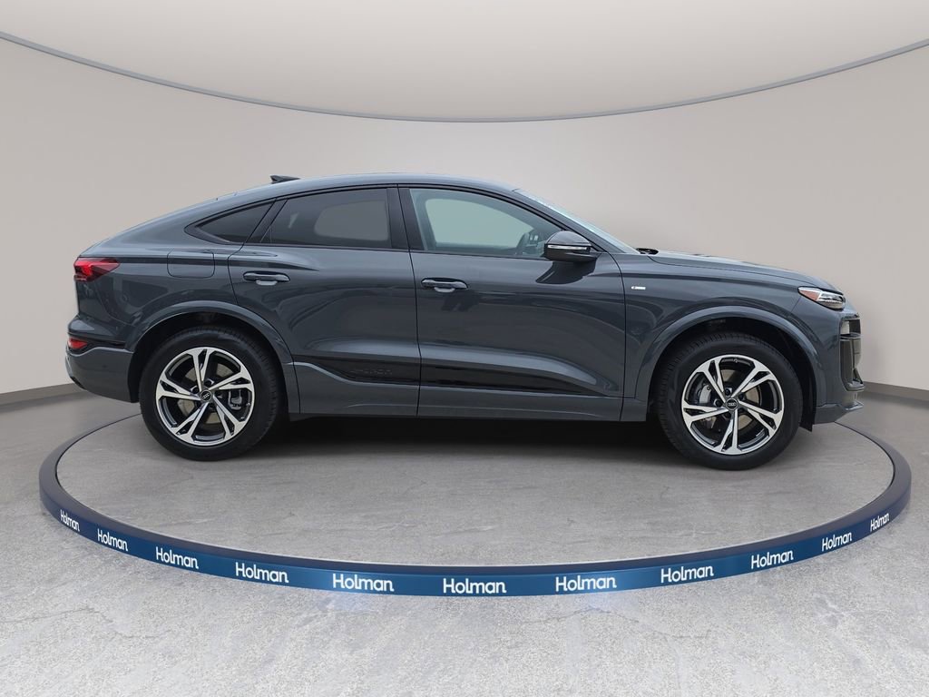 New 2027 Audi Q6 e-tron Premium Plus AWD/4WD image 4