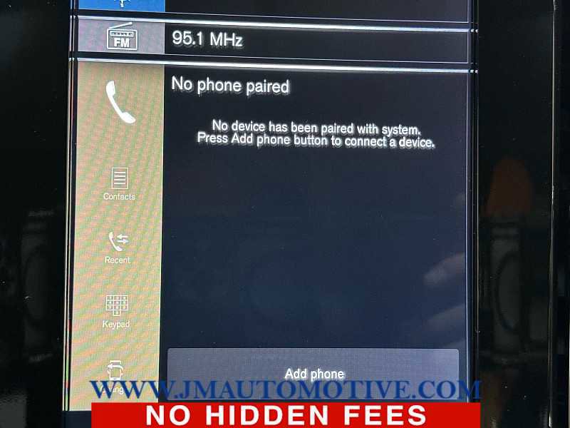 Used 2020 Volvo XC40 T5 R-Design image 24