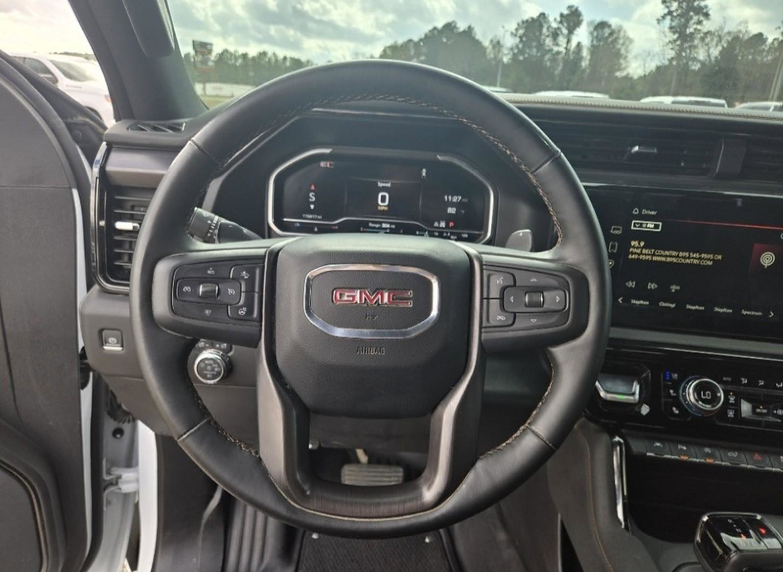 Used 2024 GMC Sierra 1500 AT4 w/ Technology Package AWD/4WD image 9