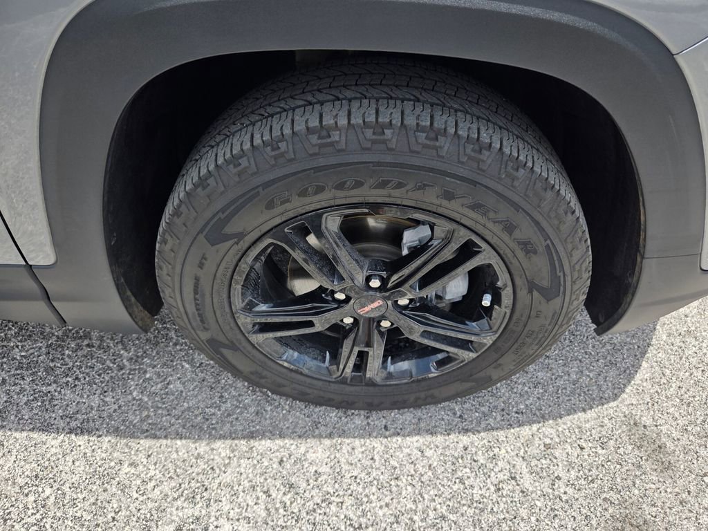 Certified 2023 GMC Terrain AT4 w/ Tech Package AWD/4WD image 17