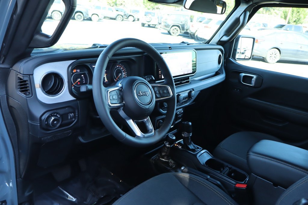Certified 2026 Jeep Wrangler Unlimited Sahara AWD/4WD image 17