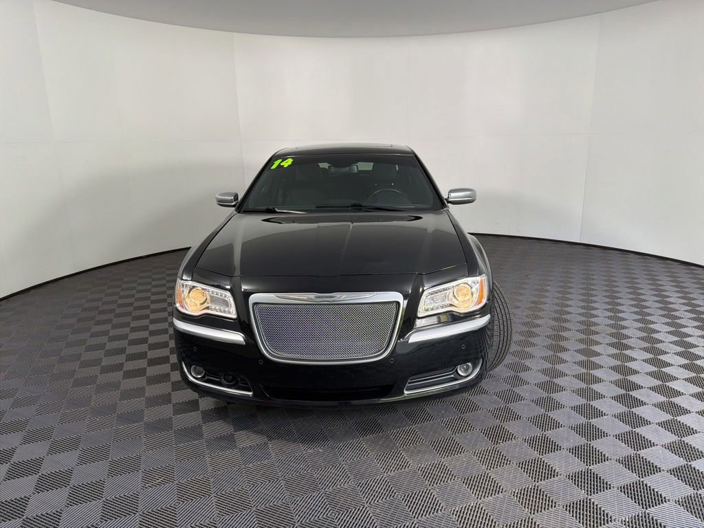 Used 2014 Chrysler 300 C w/ Harman/Kardon Audio Group AWD/4WD image 4