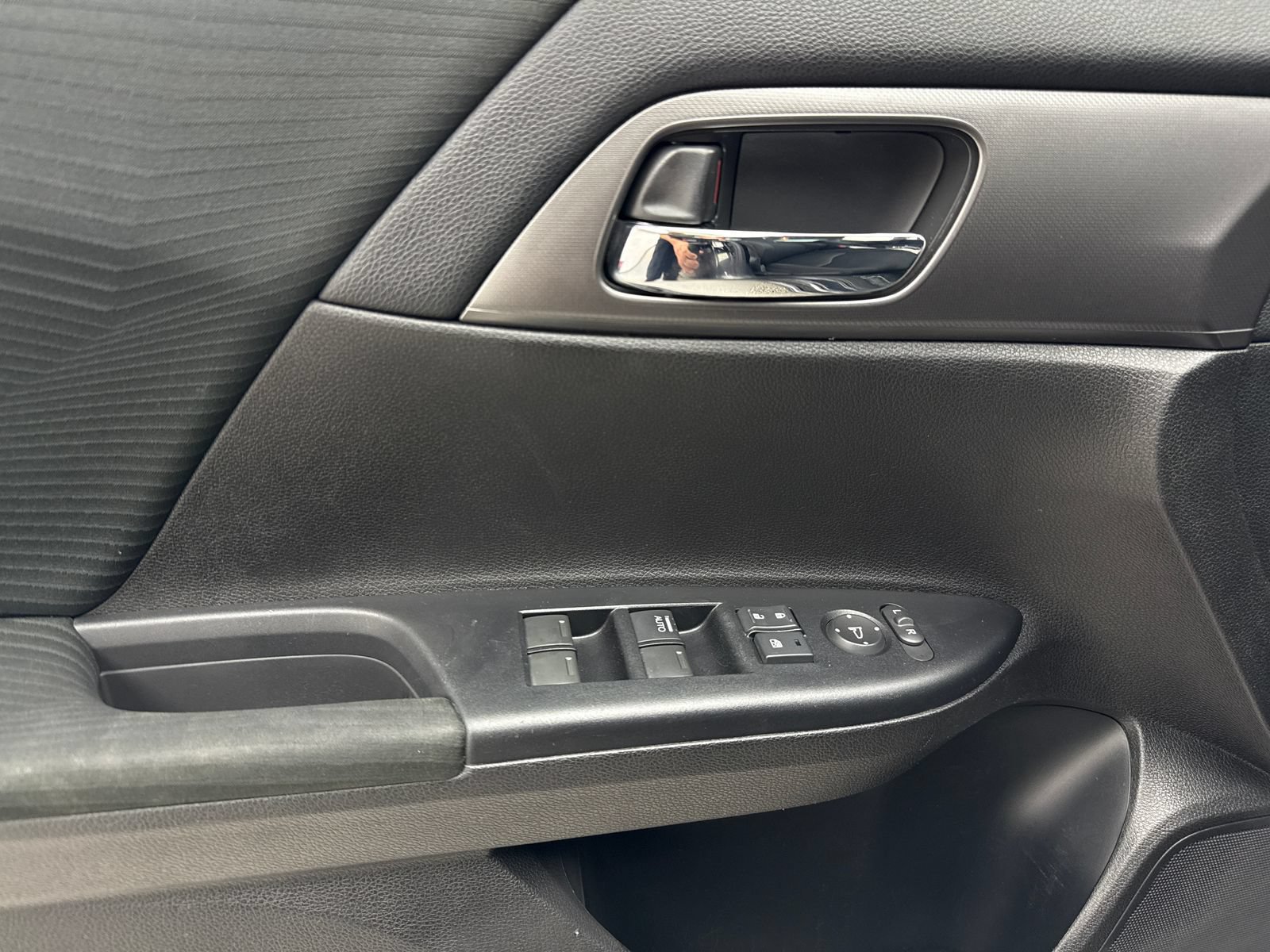 Used 2015 Honda Accord LX image 34