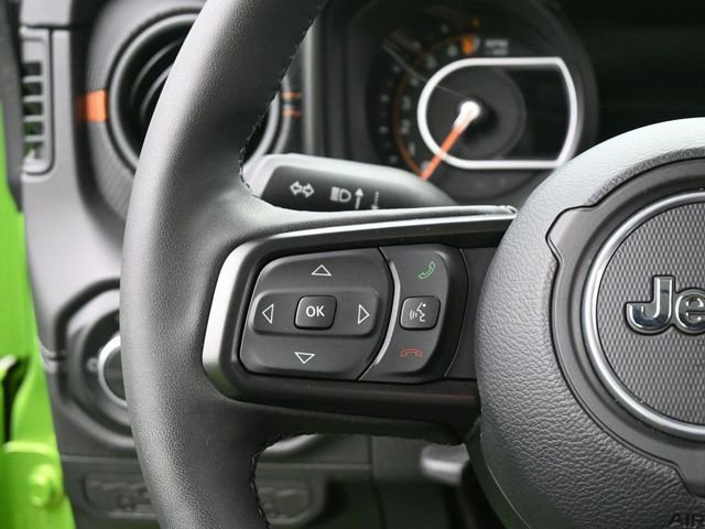 Used 2025 Jeep Gladiator Mojave w/ Safety Group image 30