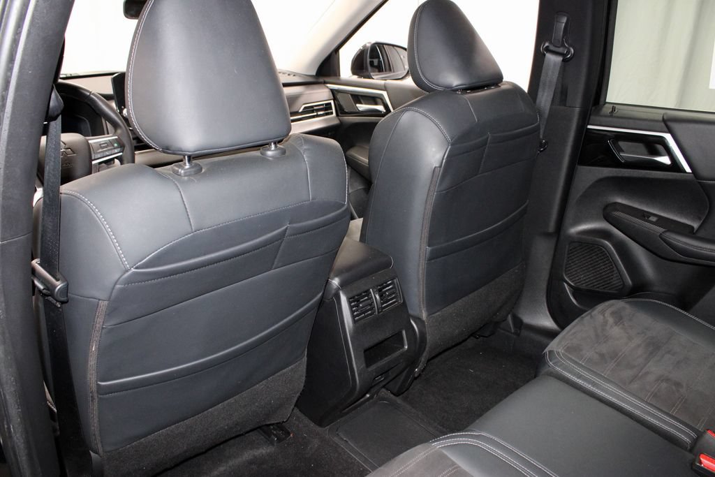 Used 2023 Mitsubishi Outlander SE AWD/4WD image 22