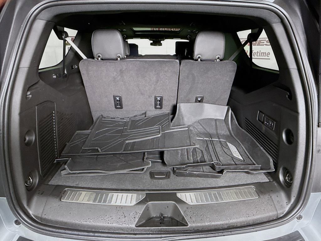 Used 2024 Chevrolet Suburban Z71 w/ Z71 Off-Road Package image 32