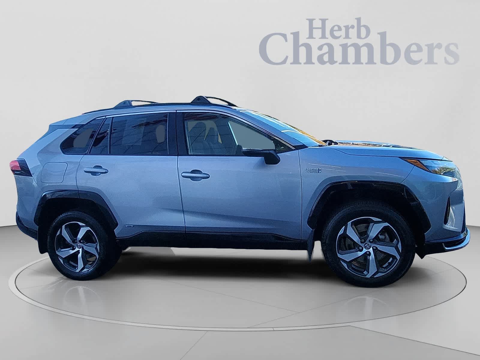Used 2022 Toyota RAV4 SE w/ Weather & Moonroof Package AWD/4WD image 12