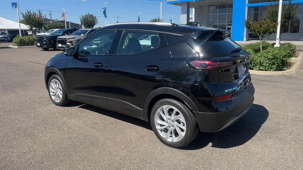 Used 2023 Chevrolet Bolt EUV LT w/ Driver Confidence Package FWD image 5