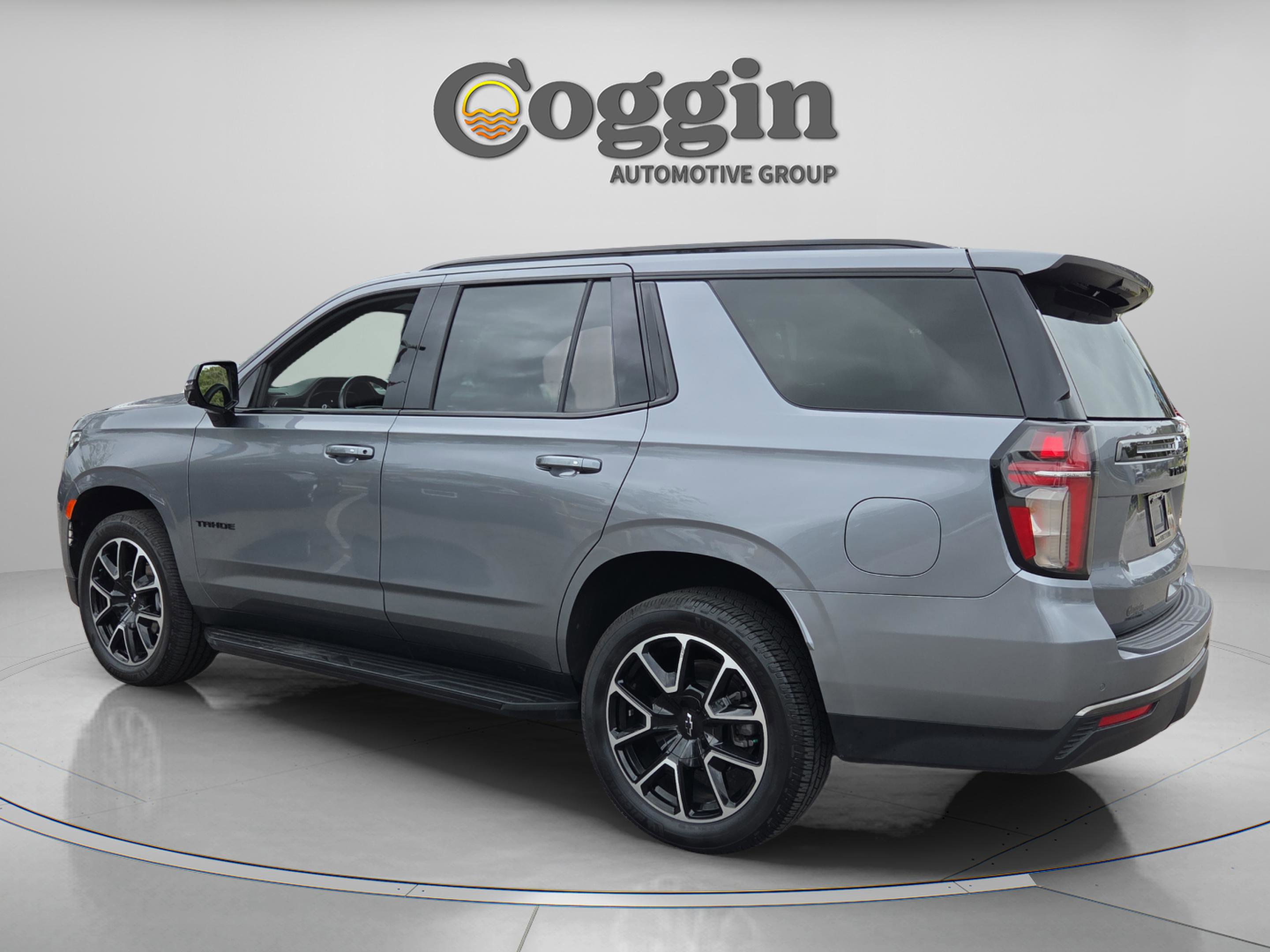 Used 2022 Chevrolet Tahoe RST w/ Luxury Package RWD image 3