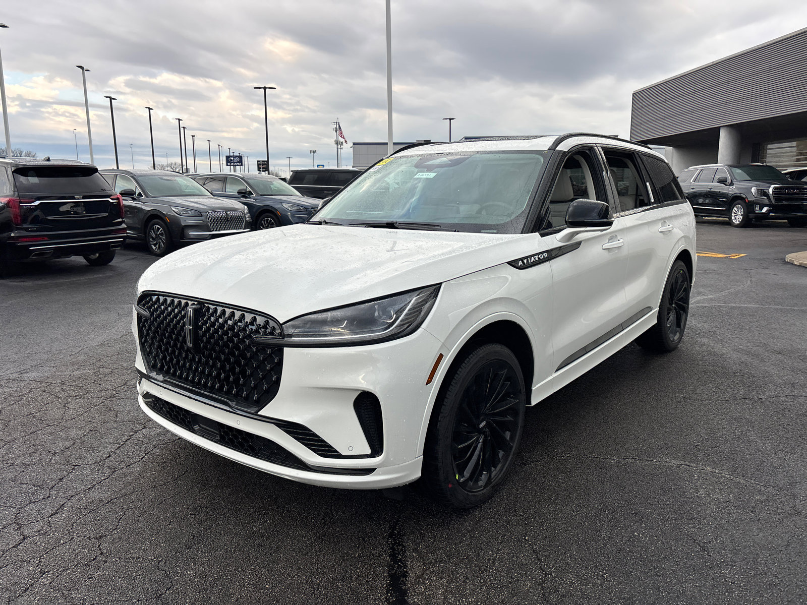 New 2026 Lincoln Aviator Reserve AWD/4WD image 3