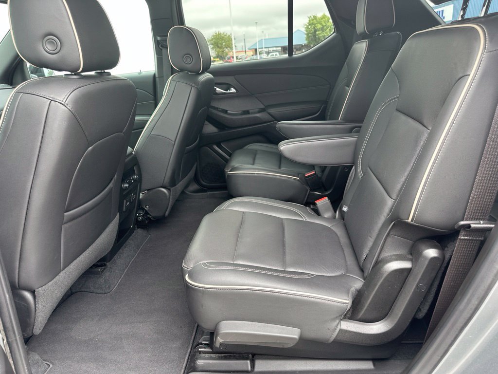 Used 2024 Chevrolet Traverse Premier w/ Redline Edition AWD/4WD image 18