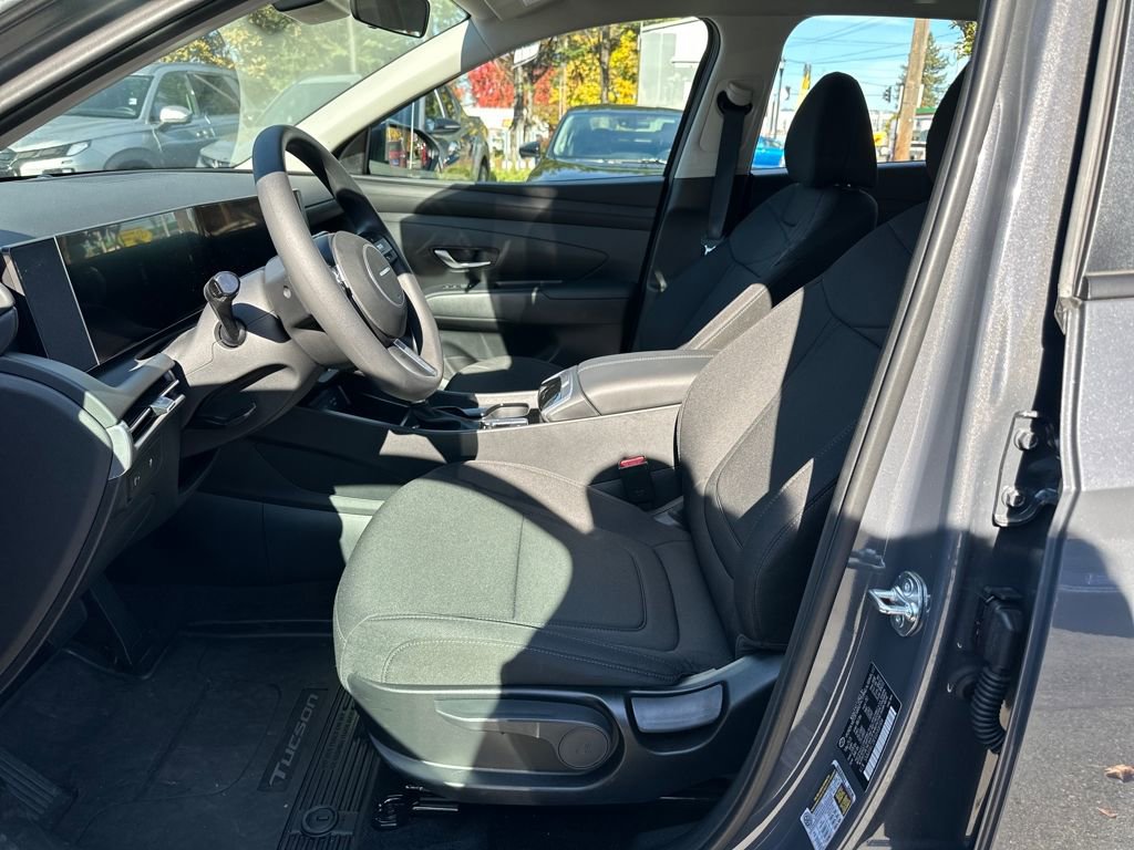 Certified 2025 Hyundai Tucson SE image 10