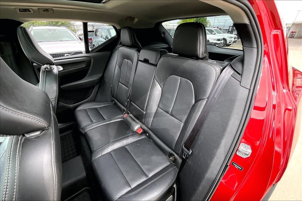 Used 2019 Volvo XC40 T5 Momentum AWD/4WD image 35