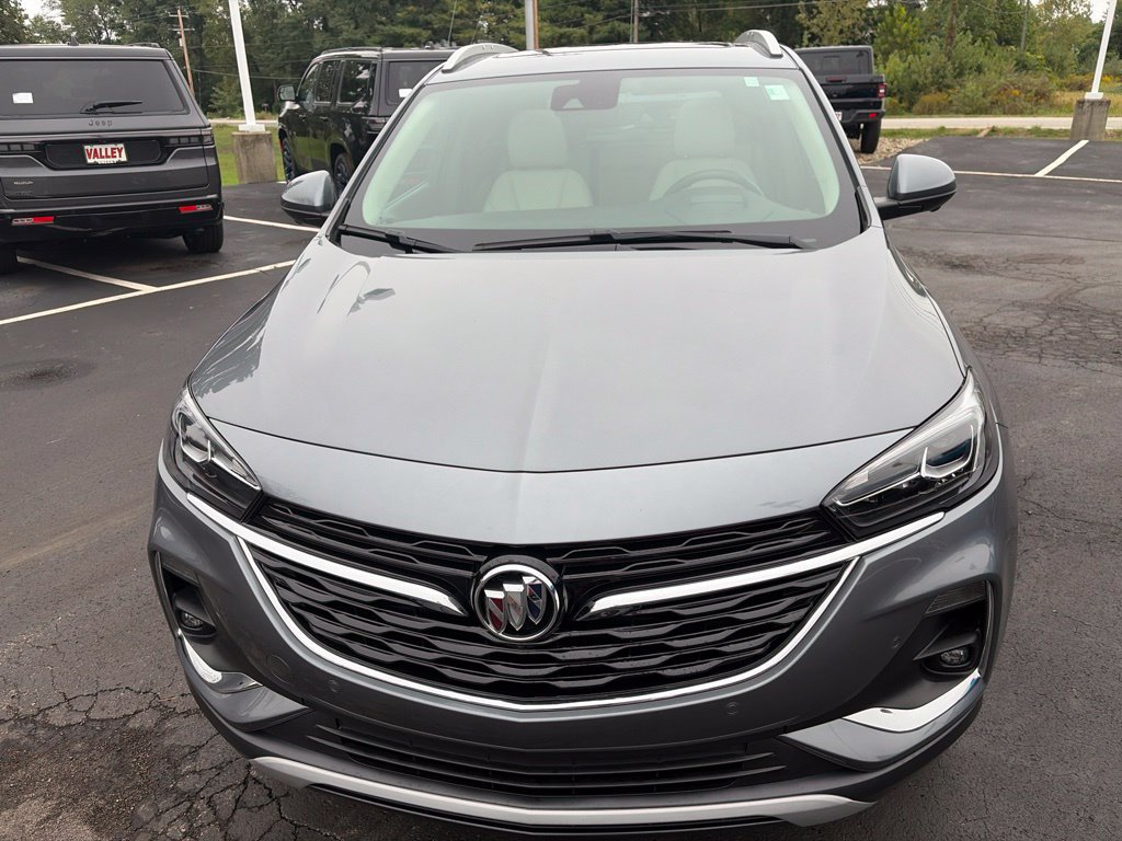 Used 2021 Buick Encore GX Essence w/ Advanced Technology Package AWD/4WD image 3