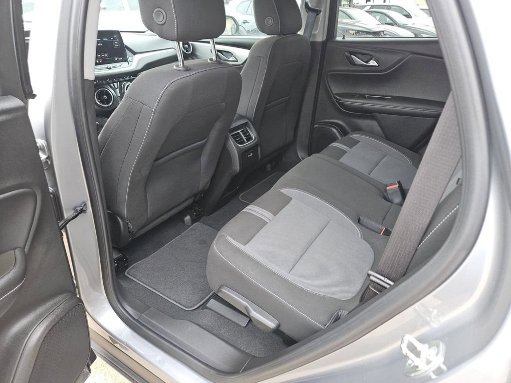 Used 2025 Chevrolet Blazer LT FWD image 28