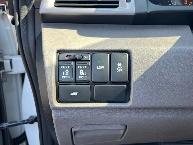 Used 2017 Honda Odyssey EX-L image 19