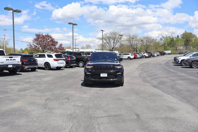 Used 2024 Jeep Grand Cherokee Limited w/ Luxury Tech Group II AWD/4WD image 10