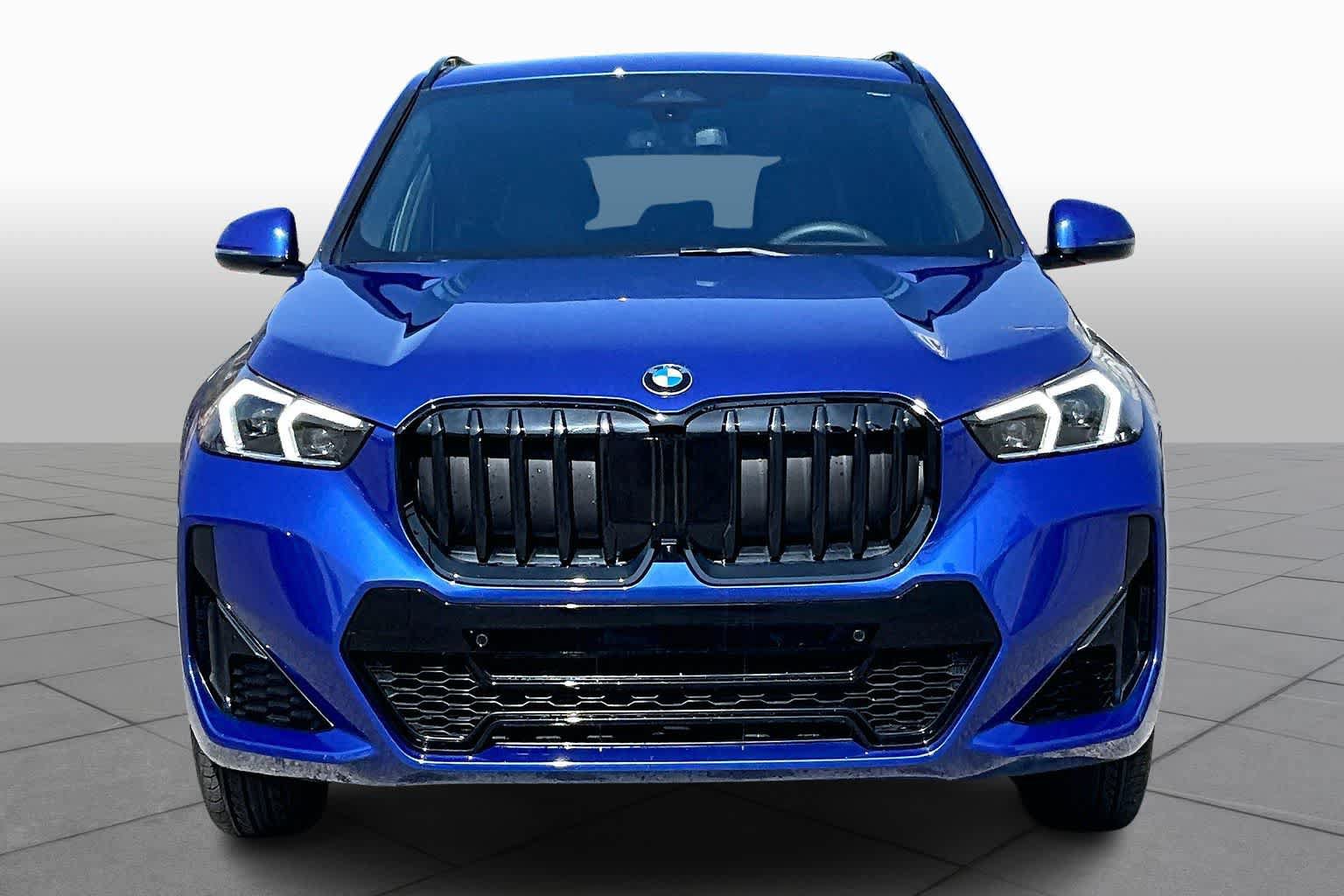 Used 2025 BMW X1 xDrive28i w/ Premium Package AWD/4WD image 3