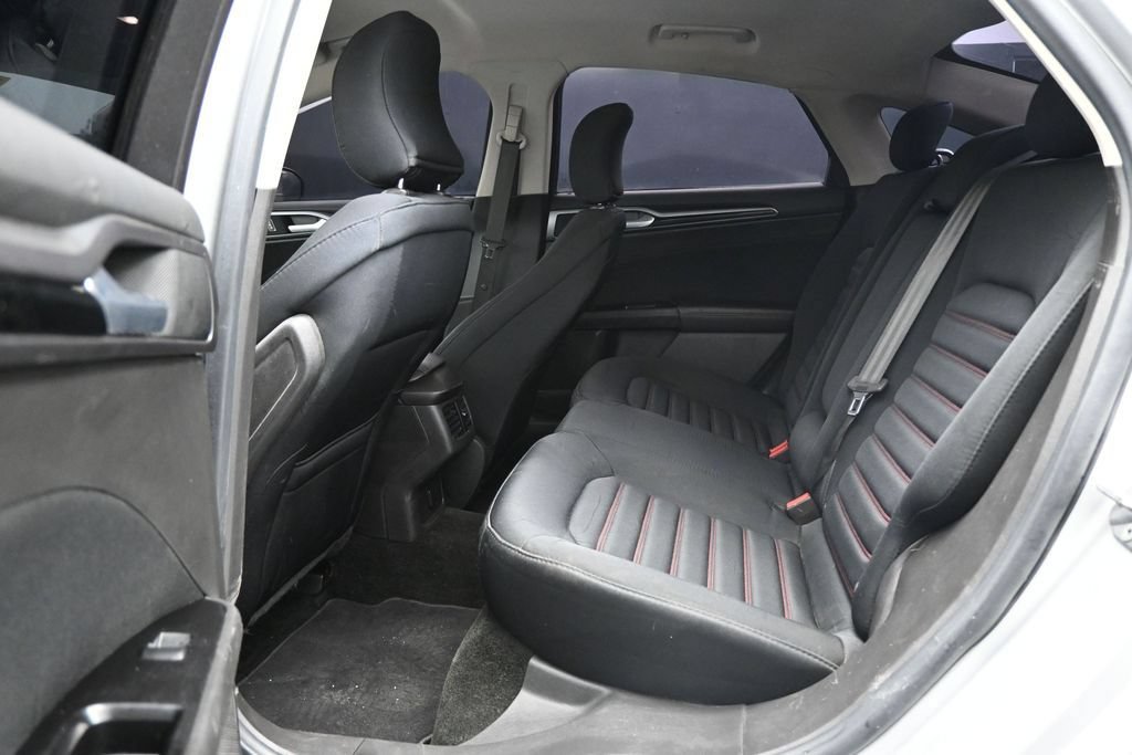 Used 2016 Ford Fusion SE AWD/4WD image 21