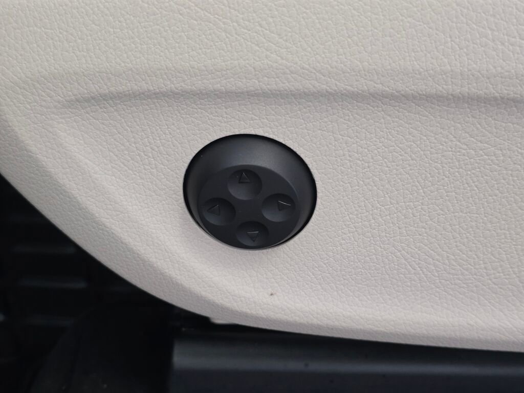 Certified 2025 Mercedes-Benz GLE 350 4MATIC image 36